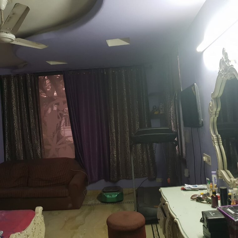 Team Area, varun-enclave 4 Bedroom 1550 Sq.Ft. Apartment In Sector 28 Noida 9350461