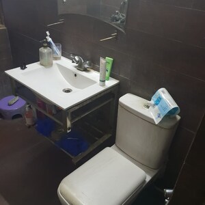 Team Area in 4 BHK Apartment at Varun Enclave, Sector 28 – for Sale