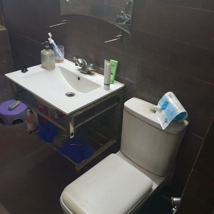 Team Area, varun-enclave 4 Bedroom 1550 Sq.Ft. Apartment In Sector 28 Noida 9350461