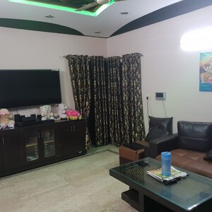 Living Room in 4 BHK Apartment at Varun Enclave, Sector 28 – for Sale