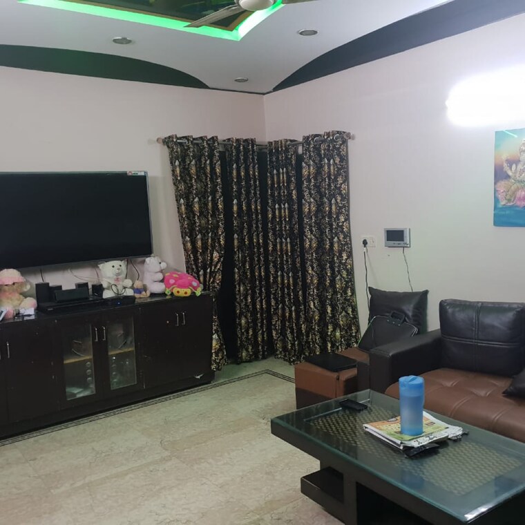 Living Room, varun-enclave 4 Bedroom 1550 Sq.Ft. Apartment In Sector 28 Noida 9350461