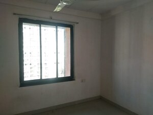 Room in 2 BHK Apartment at New Mhada Towers, Andheri West – for Rent