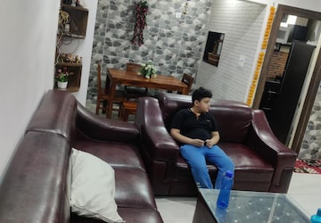 Living Room in 2 BHK Apartment at Mahanagar – for Rent