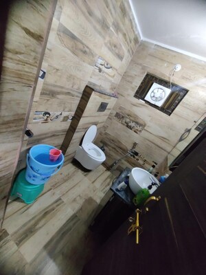Bathroom in 2 BHK Apartment at Mahanagar – for Rent