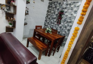 Living Room in 2 BHK Apartment at Mahanagar – for Rent