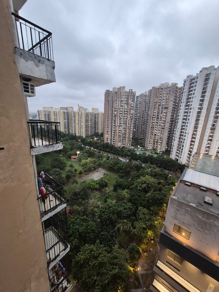 Exterior View, amrapali-zodiac 2 Bedroom 950 Sq.Ft. Apartment In Sector 120 Noida 9350530