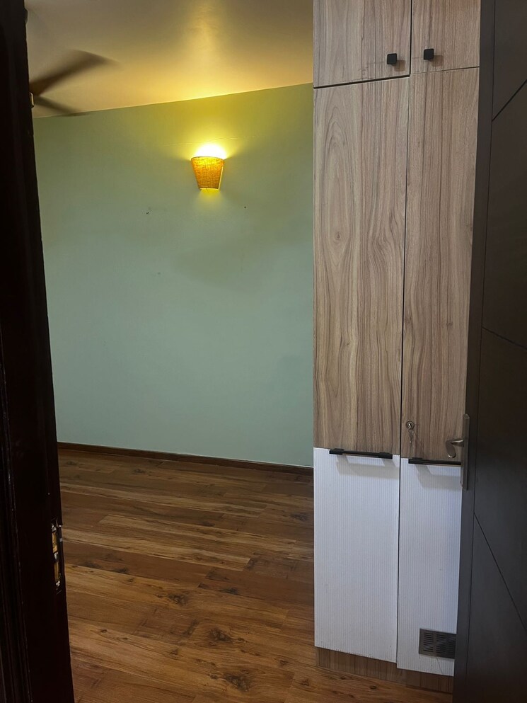 Room, signature-global-park-4-and-5 3 Bedroom 1120 Sq.Ft. Apartment In Sohna Sector 36 Gurgaon 9350531