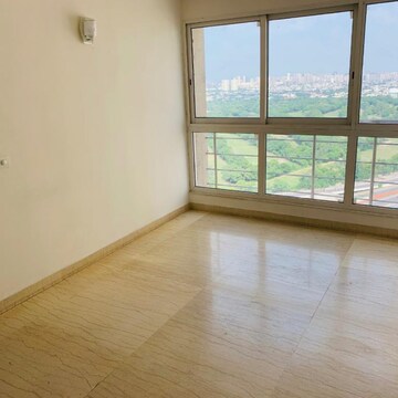 Room in 3.5 BHK Apartment at Assotech Celeste Towers, Sector 37 – for Rent