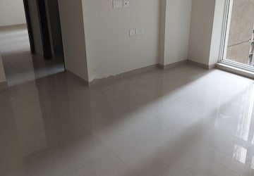 Room in 1 BHK Apartment at Lodha Amara, Kolshet Road – for Rent