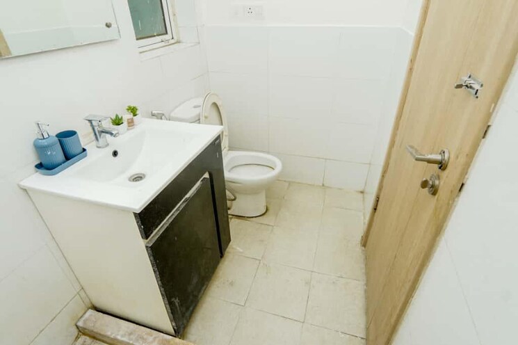 Bathroom, ss-linden 3.5 Bedroom 2595 Sq.Ft. Builder Floor In Sector 84 Gurgaon 9350537
