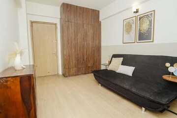 Bedroom in 3.5 BHK Builder Floor at SS Linden, Sector 84 – for Rent