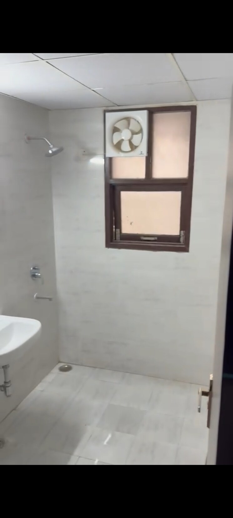 Bathroom, lotus-elise 3.5 Bedroom 1875 Sq.Ft. Apartment In Sector 99 Gurgaon 9350554