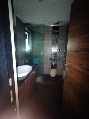 Furnished Amenities in 3 BHK Apartment at Shree Adinath Towers, Borivali East – for Rent