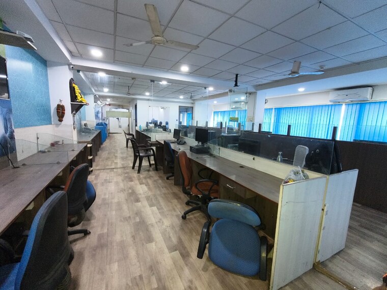 Team Area, thyagaraya nagar Commercial Office Space 1852 Sq.Ft. In Thyagaraya Nagar Chennai 9339592