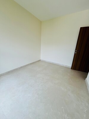 Room in 2 BHK Apartment at K Raheja Ascencio, Chandivali – for Rent