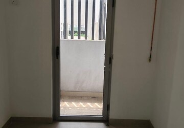 Room in 1 BHK Apartment at Piramal Revanta, Mulund West – for Rent