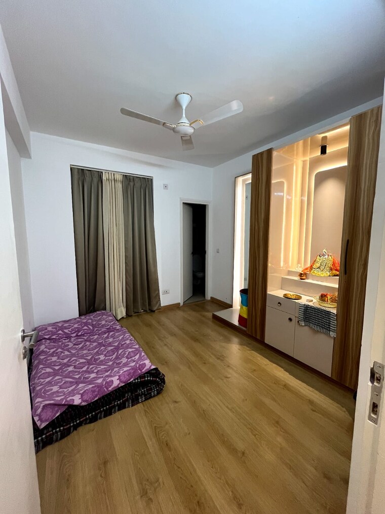 Bedroom, emaar-gurgaon-greens 3.5 Bedroom 1650 Sq.Ft. Apartment In Sector 102 Gurgaon 9350582