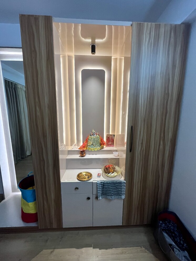 Bathroom, emaar-gurgaon-greens 3.5 Bedroom 1650 Sq.Ft. Apartment In Sector 102 Gurgaon 9350582