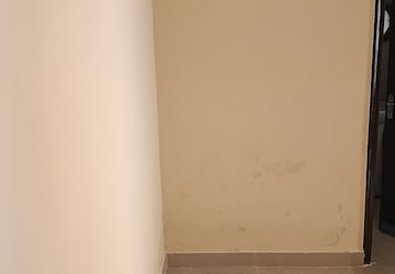 Room in 3 BHK Apartment at Supertech Livingston, Sain Vihar – for Rent