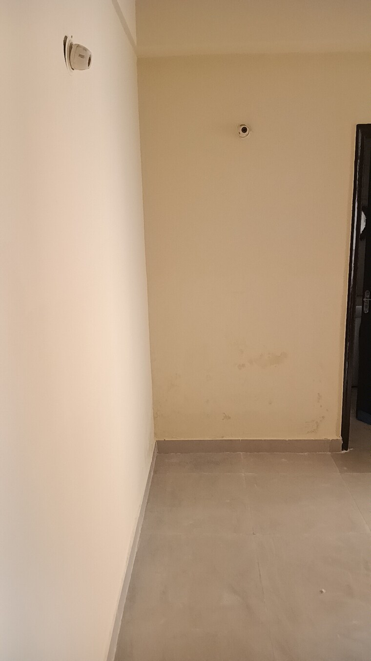 Room, supertech-livingston 3 Bedroom 1320 Sq.Ft. Apartment In Sain Vihar Ghaziabad 9350590