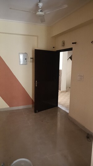 Room in 3 BHK Apartment at Supertech Livingston, Sain Vihar – for Rent