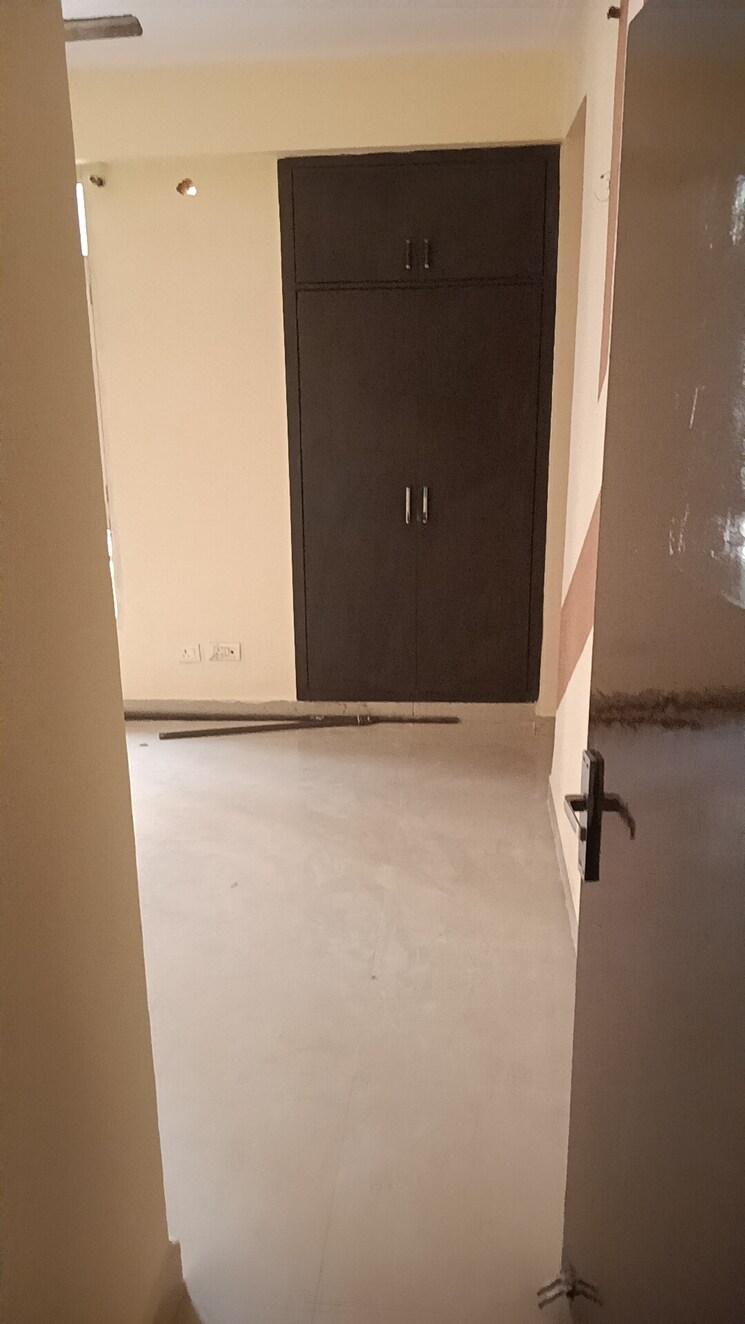 undefined, supertech-livingston 3 Bedroom 1320 Sq.Ft. Apartment In Sain Vihar Ghaziabad 9350590