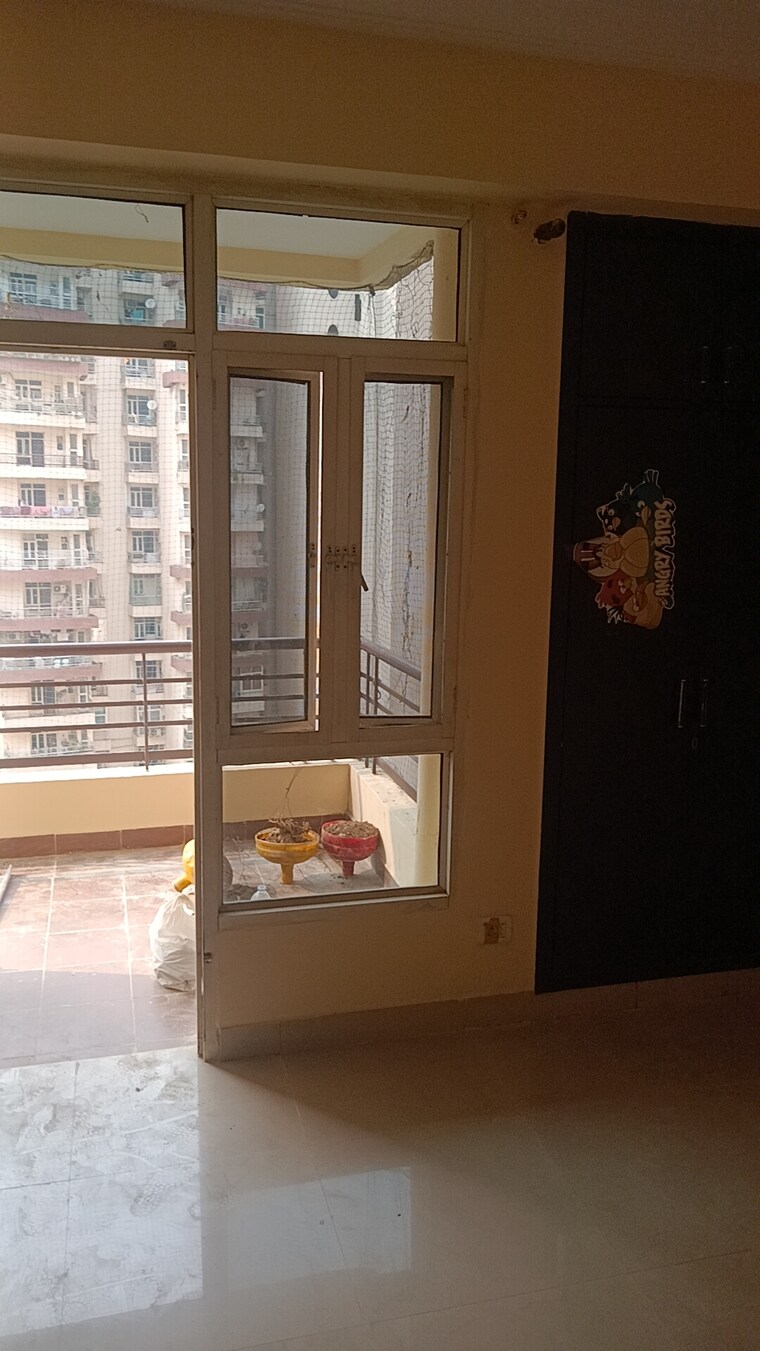 Room, supertech-livingston 3 Bedroom 1320 Sq.Ft. Apartment In Sain Vihar Ghaziabad 9350590