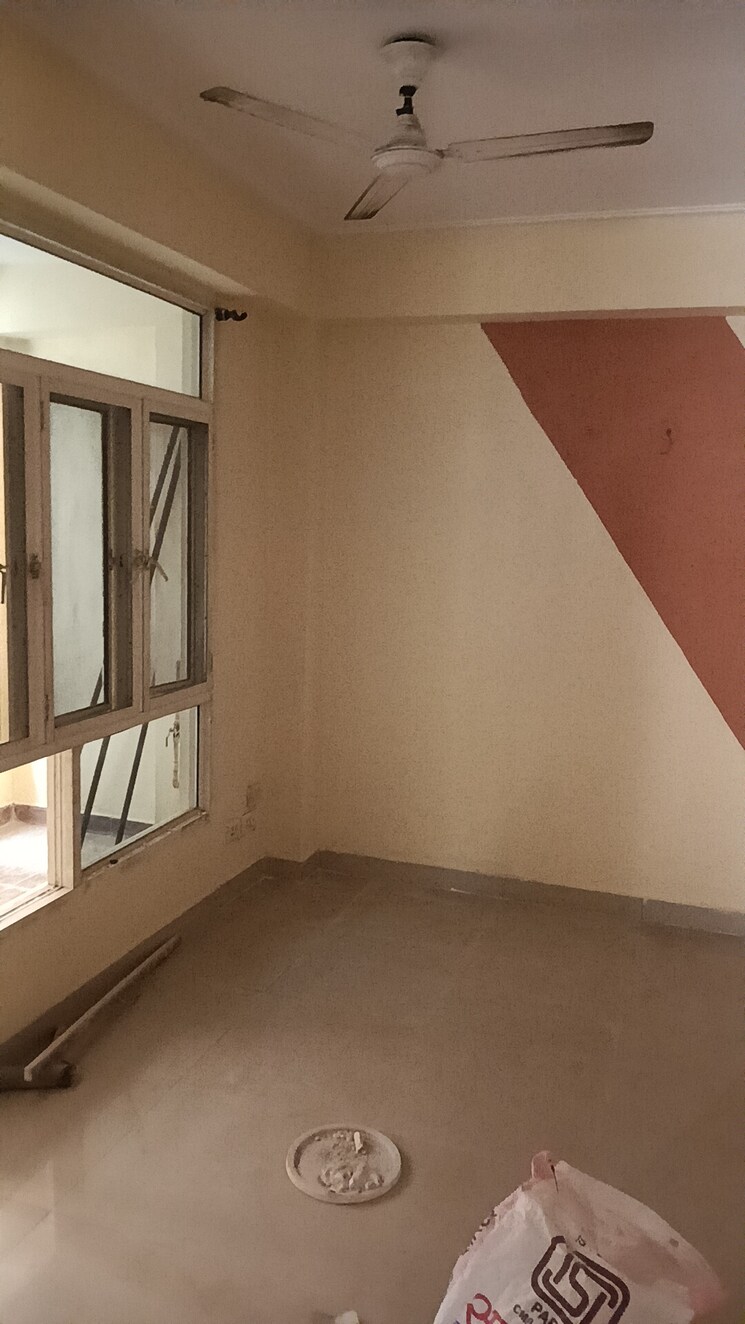 Room, supertech-livingston 3 Bedroom 1320 Sq.Ft. Apartment In Sain Vihar Ghaziabad 9350590