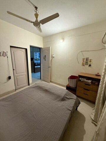 Bedroom in 2 BHK Apartment at Khar West – for Rent