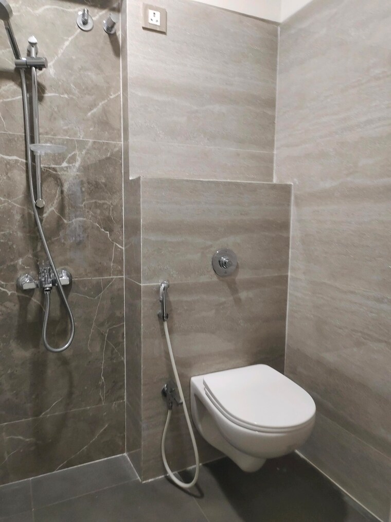 Bathroom, kalina 2 Bedroom 690 Sq.Ft. Apartment In Kalina Mumbai 9350595