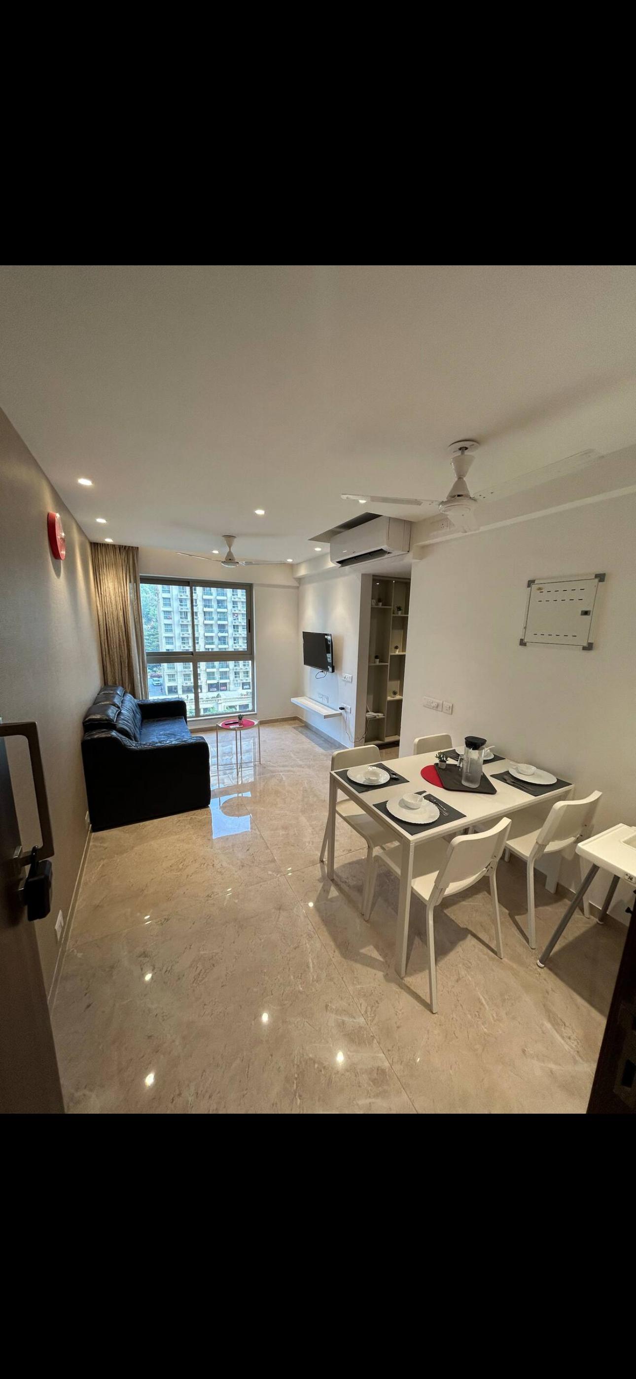 1 BHK + Extra Room 379 Sq.Ft. Apartment in Hiranandani Regent Hill