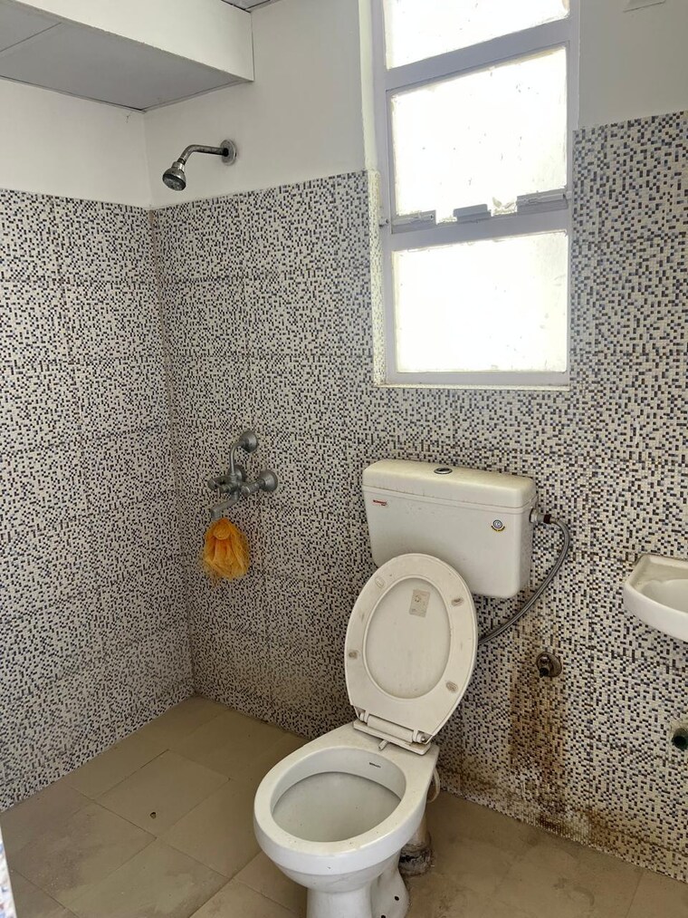 Bathroom, breez-global-heights 2 Bedroom 623 Sq.Ft. Apartment In Sohna Sector 33 Gurgaon 9350615