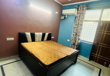 Living Room in 2 BHK Builder Floor at Arsh Complex, Alpha 1 Greater Noida – for Rent