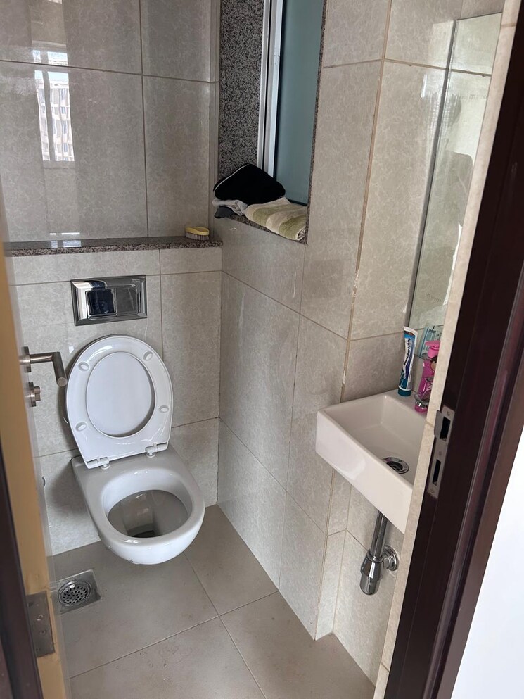 Bathroom, lnt-veridian 1 Bedroom 382 Sq.Ft. Apartment In Powai Mumbai 9350601