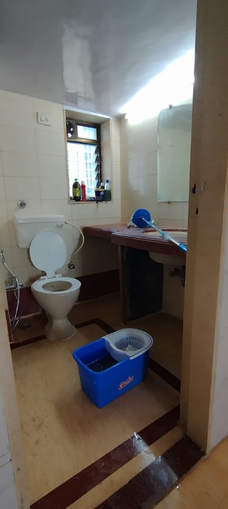 Bathroom, santacruz west 2 Bedroom 750 Sq.Ft. Apartment In Santacruz West Mumbai 9350605