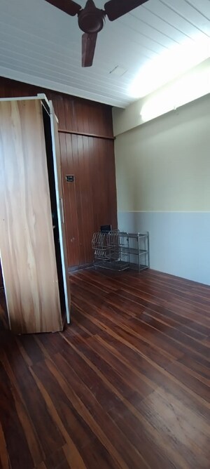 Room in 2 BHK Apartment at Santacruz West – for Rent