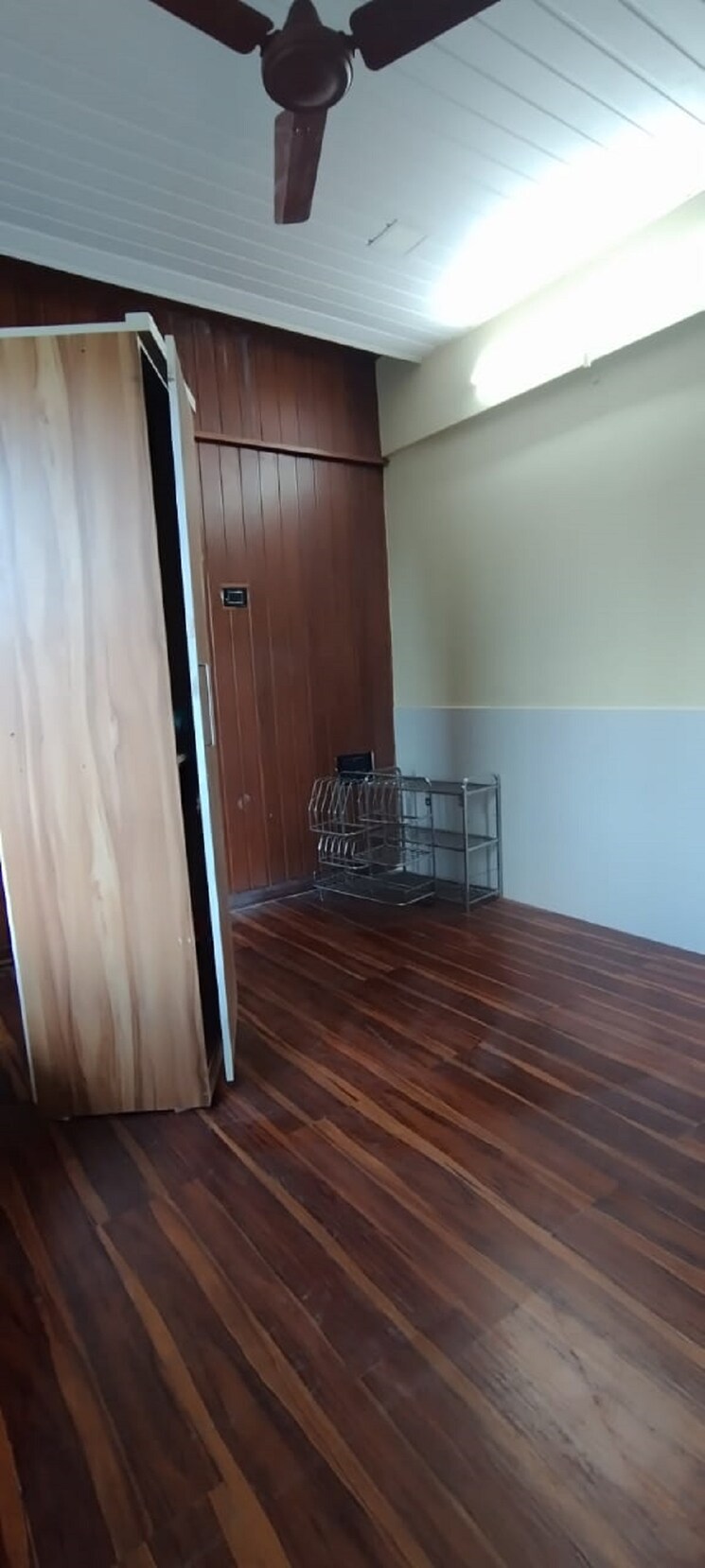 Room, santacruz west 2 Bedroom 750 Sq.Ft. Apartment In Santacruz West Mumbai 9350605