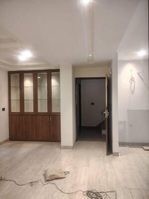 Room in 3 BHK Builder Floor at Sector 57 – for Rent