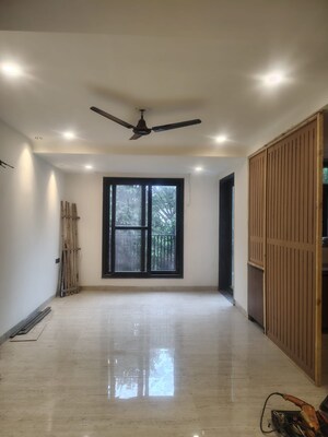 Room in 3 BHK Builder Floor at Sector 57 – for Rent