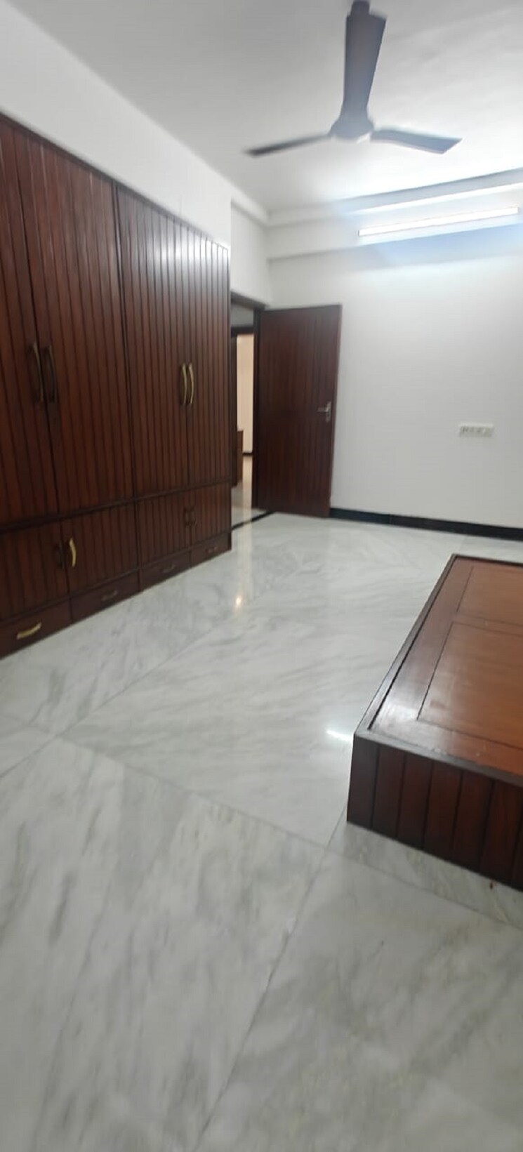 Room, bandra west 2 Bedroom 750 Sq.Ft. Apartment In Bandra West Mumbai 9350614