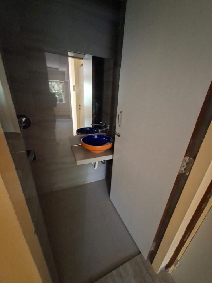 Bathroom, khar west 2 Bedroom 750 Sq.Ft. Apartment In Khar West Mumbai 9350629