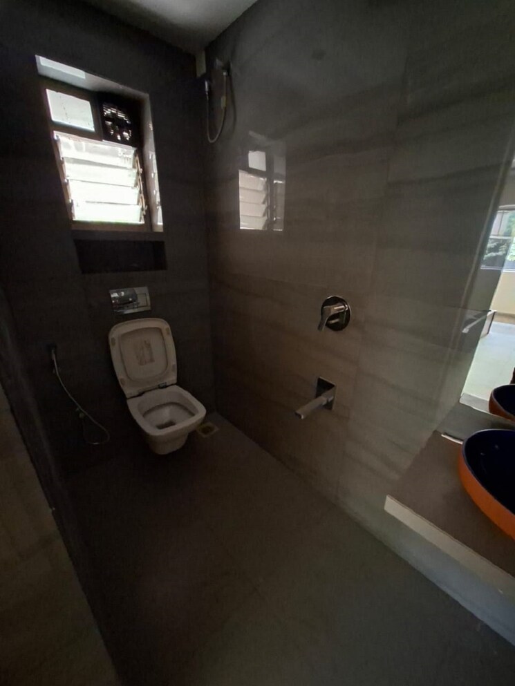 Bathroom, khar west 2 Bedroom 750 Sq.Ft. Apartment In Khar West Mumbai 9350629