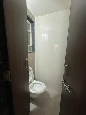 Bathroom in 1.5 BHK Apartment at Dhanvantari Colony – for Rent
