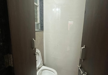 Bathroom in 1.5 BHK Apartment at Dhanvantari Colony – for Rent