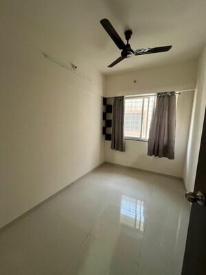 Room in 1.5 BHK Apartment at Dhanvantari Colony – for Rent