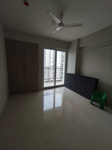 Room in 2 BHK Apartment at Eldeco Live By The Greens, Sector 150 – for Rent