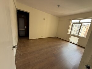 Room in 4 BHK Builder Floor at Sarfabad Village – for Sale