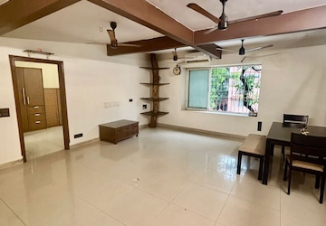 Living Room in 2 BHK Apartment at Santacruz West – for Rent