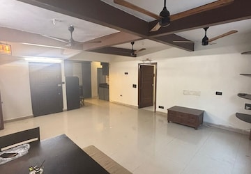 Living Room in 2 BHK Apartment at Santacruz West – for Rent
