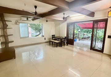 2 BHK Apartment For Rent in Santacruz West